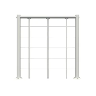 Balaustra bianca con correnti orizzontali e corrimano in PVC